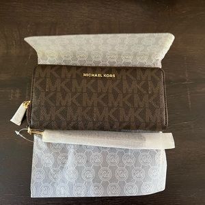 Michael Kors Large Continental Wallet